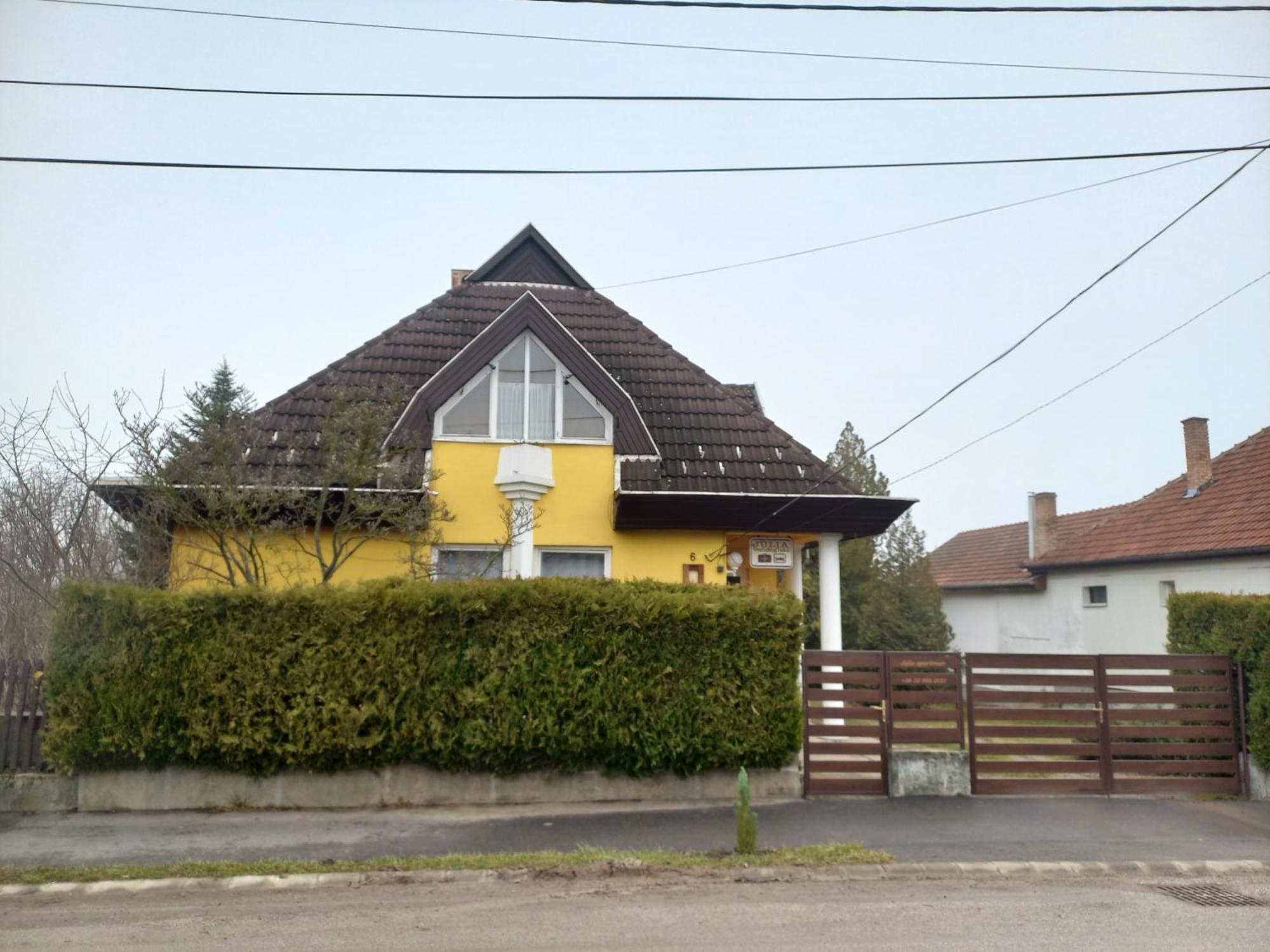 Apartament Julia Vendeghaz *