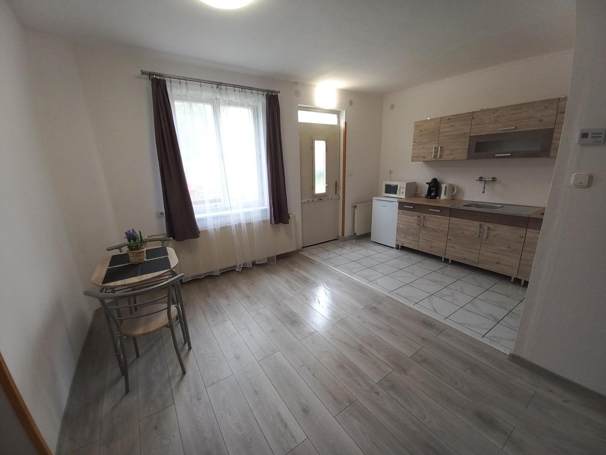 Julia Vendeghaz Apartament *